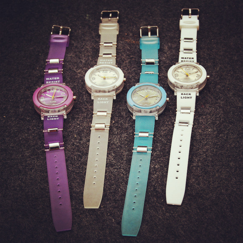 Version coréenne de la montre de sport décontractée pour étudiants, tendance Harajuku, personnalité de la marée cool à lumière LED, montre de nuit en gelée